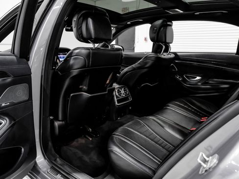 Used 2015 Mercedes-Benz S 550 Sedan w/ Sport Package w/ Sport Package image 44
