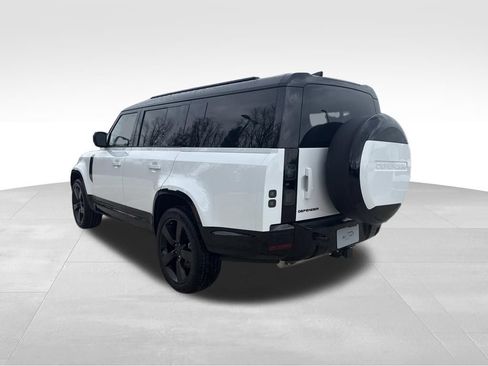 New 2026 Land Rover Defender 130 X-Dynamic SE AWD/4WD image 3