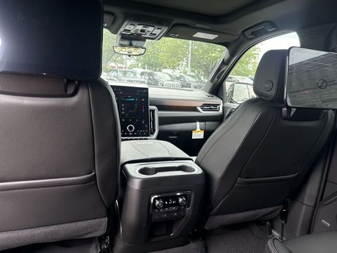 New 2026 GMC Yukon XL Denali w/ Denali Reserve Package AWD/4WD image 17