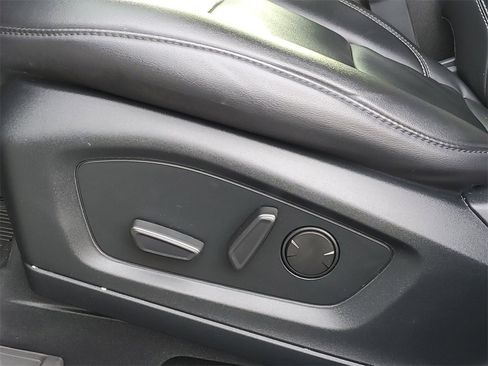 Used 2023 Ford Explorer XLT w/ Equipment Group 202A image 10