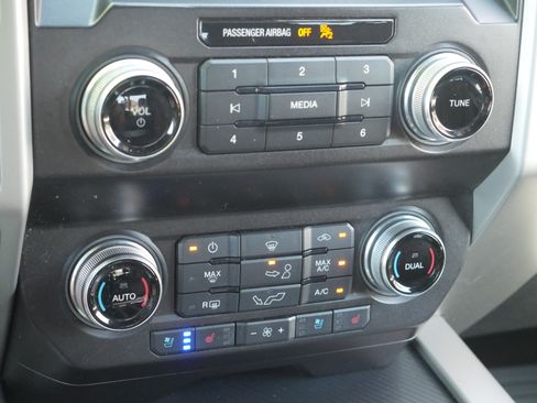 Used 2020 Ford F150 Lariat w/ Equipment Group 502A Luxury AWD/4WD image 15