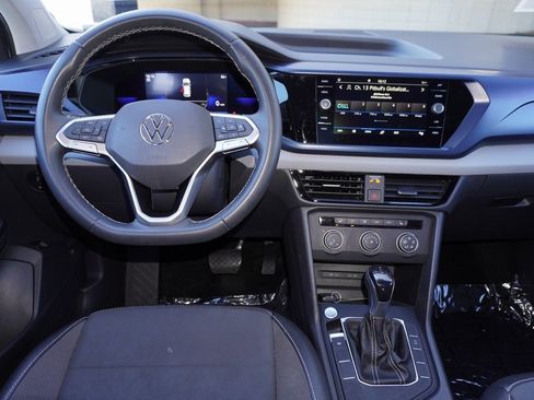 Used 2022 Volkswagen Taos SE image 9
