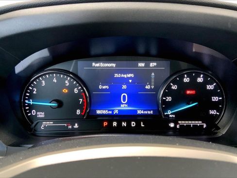 Used 2021 Ford Explorer XLT image 18