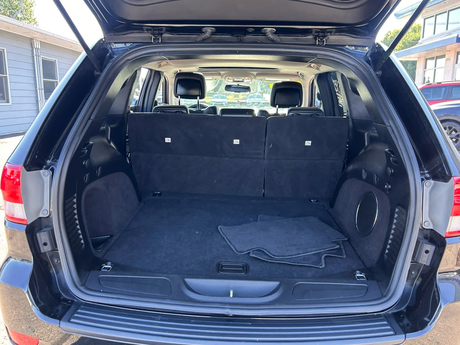 Used 2013 Jeep Grand Cherokee Laredo AWD/4WD image 24