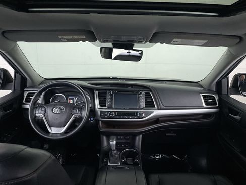 Used 2017 Toyota Highlander XLE image 31