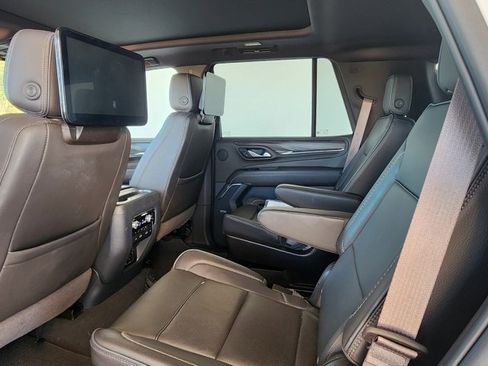 Used 2023 GMC Yukon Denali w/ Denali Reserve Package image 13
