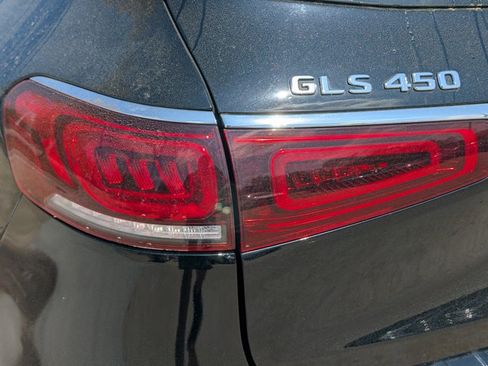 Used 2021 Mercedes-Benz GLS 450 4MATIC image 28