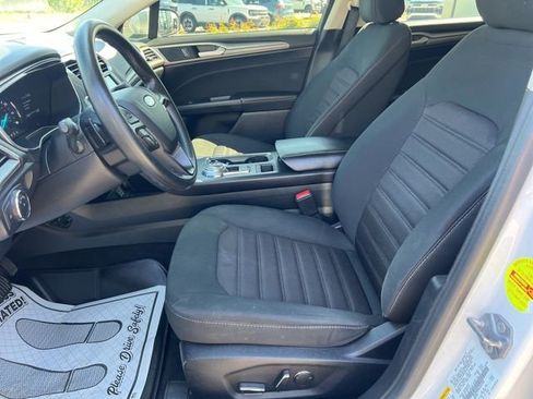 Used 2020 Ford Fusion SE AWD/4WD image 21