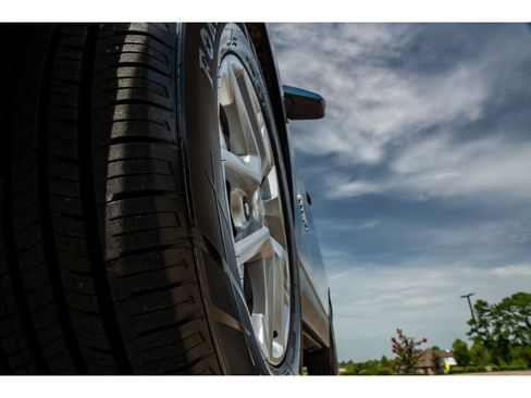 Used 2024 Chevrolet Equinox LT AWD/4WD image 9