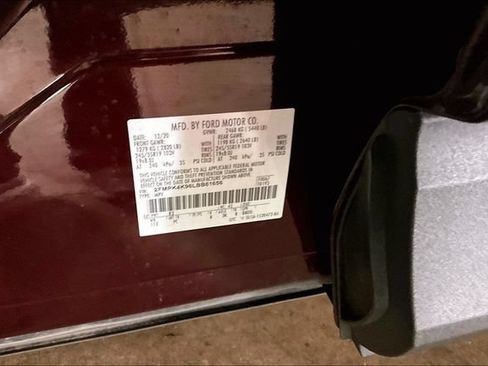 Used 2020 Ford Edge Titanium w/ Equipment Group 301A AWD/4WD image 31