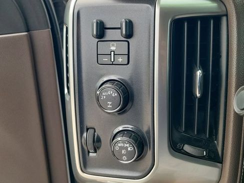 Used 2017 Chevrolet Silverado 1500 LTZ Z71 w/ LTZ Plus Package AWD/4WD image 19