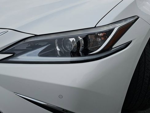 Certified 2020 Lexus ES 350 w/ Premium Package image 28