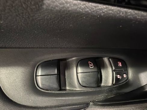 Used 2018 Nissan Rogue Sport SL AWD/4WD image 19