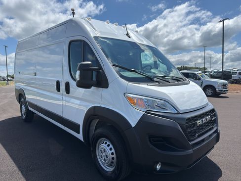 Used 2026 RAM ProMaster 2500 w/ Convenience Group FWD image 3
