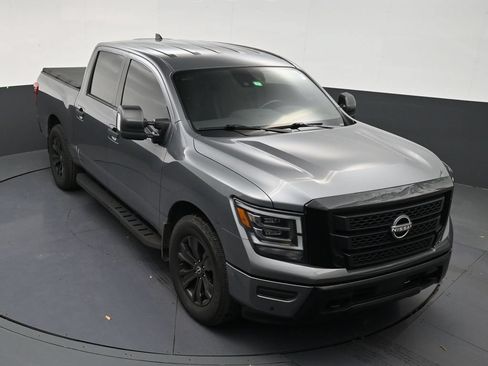 Used 2023 Nissan Titan SV w/ SV Convenience Package AWD/4WD image 18