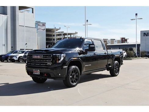 Used 2025 GMC Sierra 2500 AT4 w/ AT4 Premium Plus Package image 2
