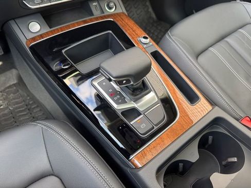 Certified 2025 Audi Q5 2.0T Premium w/ Convenience Plus Package image 17