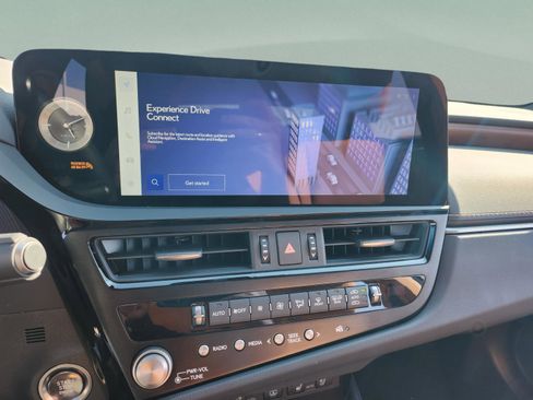 New 2025 Lexus ES 350 w/ Premium Package image 18