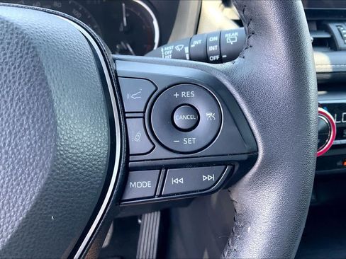 Used 2025 Toyota RAV4 XLE Premium FWD image 25
