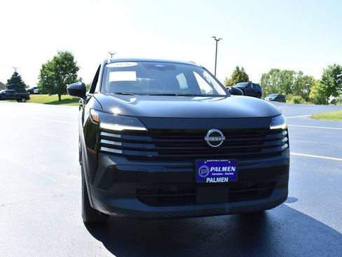 Used 2026 Nissan Kicks SV w/ SV Premium Package AWD/4WD image 2