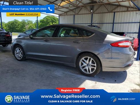 Used 2014 Ford Fusion SE FWD image 3