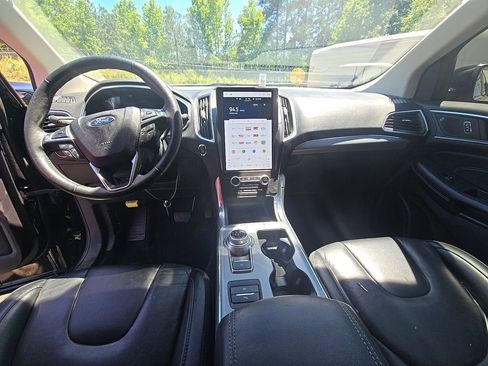 Used 2021 Ford Edge Titanium w/ Cargo Accessory Package FWD image 7