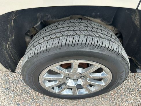 Used 2015 GMC Yukon Denali w/ Premium Package image 40