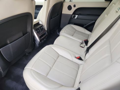 Used 2020 Land Rover Range Rover Sport HSE image 26