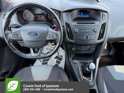 Used 2017 Ford Focus ST FWD image 3