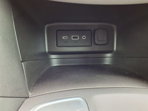 Used 2024 Chevrolet Equinox LS FWD image 30