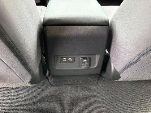 Certified 2025 Nissan Frontier SV w/ SV Convenience Package RWD image 16