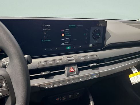New 2025 Kia K4 FWD image 18