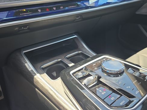 Used 2023 BMW 740i RWD image 32