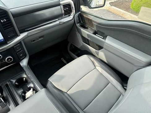 Used 2022 Ford F150 Lariat w/ Equipment Group 502A High image 23