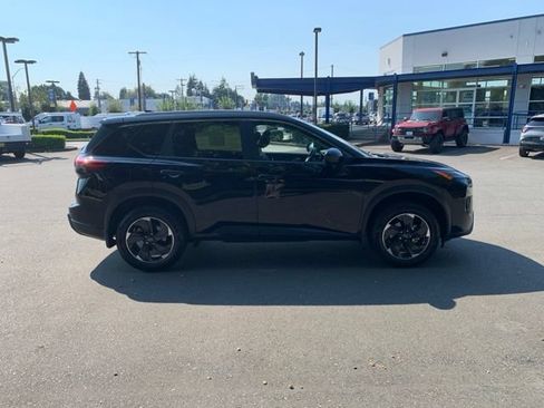 Used 2024 Nissan Rogue SV w/ SV Premium Package AWD/4WD image 8