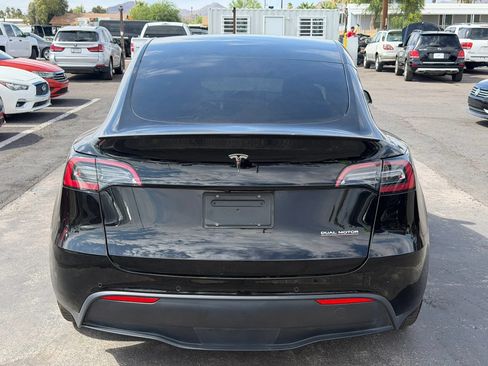 Used 2022 Tesla Model Y Performance AWD/4WD image 9