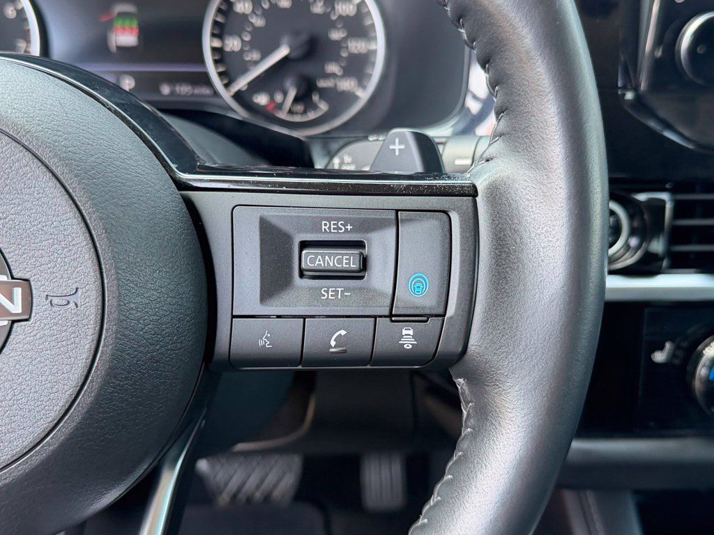 Certified 2023 Nissan Pathfinder SL FWD image 19