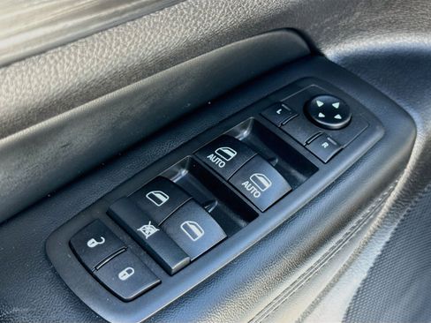 Used 2021 Jeep Grand Cherokee Laredo X AWD/4WD image 10