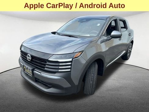 Used 2025 Nissan Kicks SV w/ Charging Package image 5