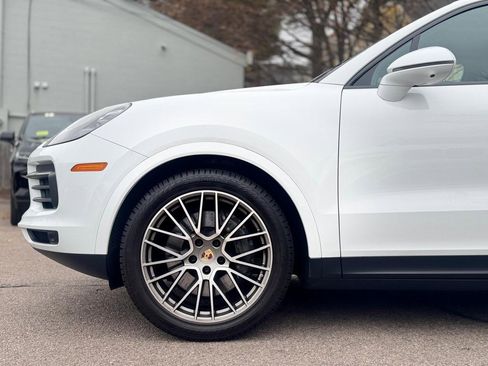 Used 2023 Porsche Cayenne S Platinum image 9