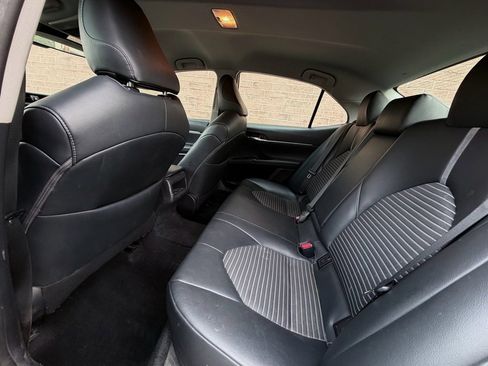 Used 2019 Toyota Camry SE image 16