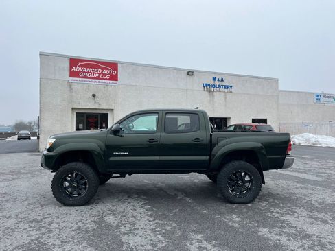 Used 2014 Toyota Tacoma 4x4 Double Cab w/ SR5 Package image 29