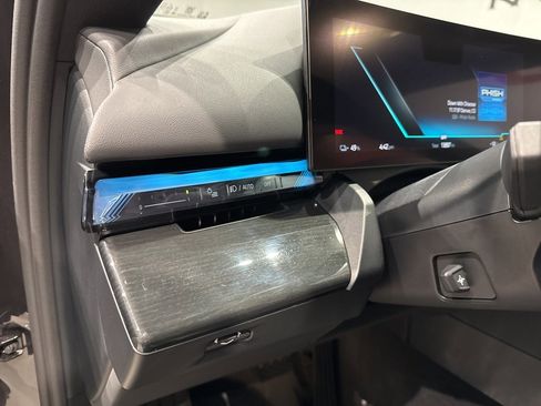 Used 2025 BMW i5 xDrive40 w/ Premium Package image 19