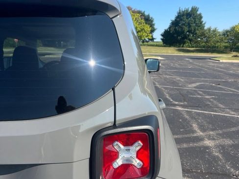 Used 2021 Jeep Renegade Trailhawk w/ Sun & Sound Group AWD/4WD image 17
