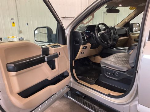 Used 2017 Ford F150 XLT w/ Equipment Group 302A Luxury AWD/4WD image 8