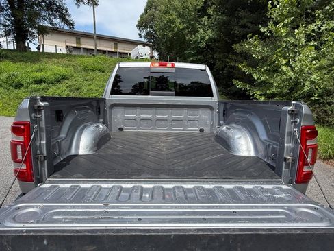 Used 2024 RAM 2500 Laramie w/ Safety Group AWD/4WD image 8