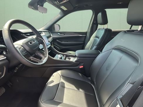 New 2026 Jeep Grand Cherokee L Limited AWD/4WD image 11