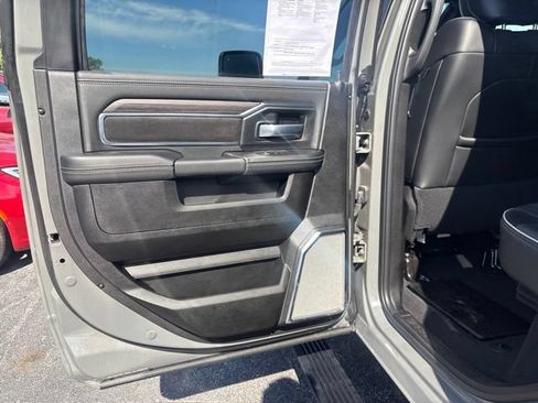 Used 2026 RAM 3500 Laramie AWD/4WD image 17
