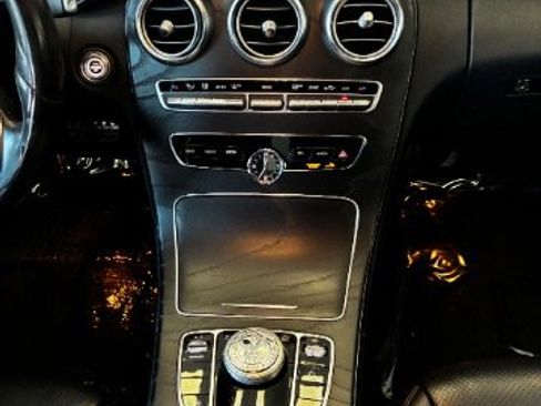 Used 2019 Mercedes-Benz C 300 4MATIC Sedan image 24