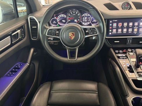 Used 2023 Porsche Cayenne AWD/4WD image 12